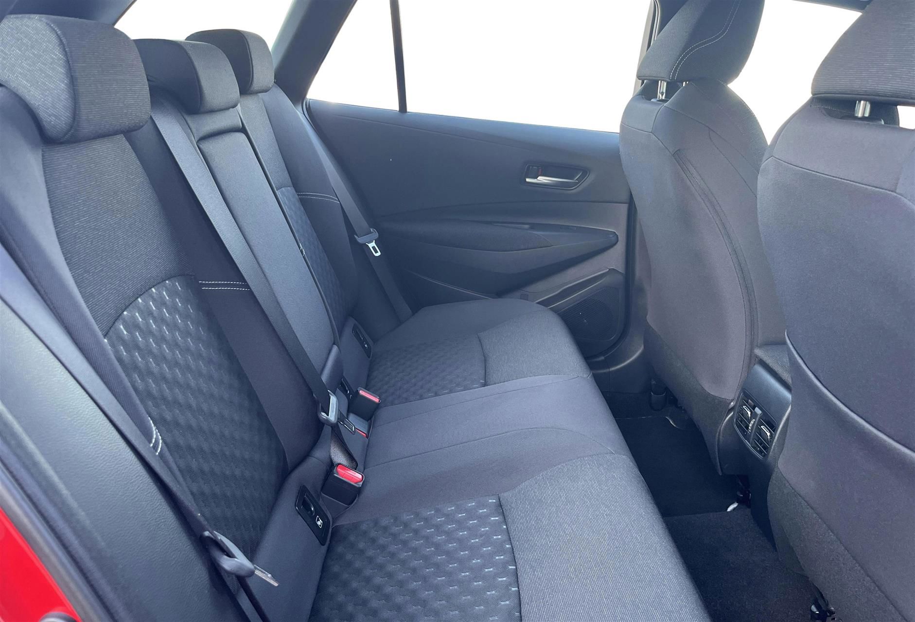 Billede af Toyota Corolla Touring Sports 1,8 Hybrid Active Comfort Pack E-CVT 140HK Stc Trinl. Gear