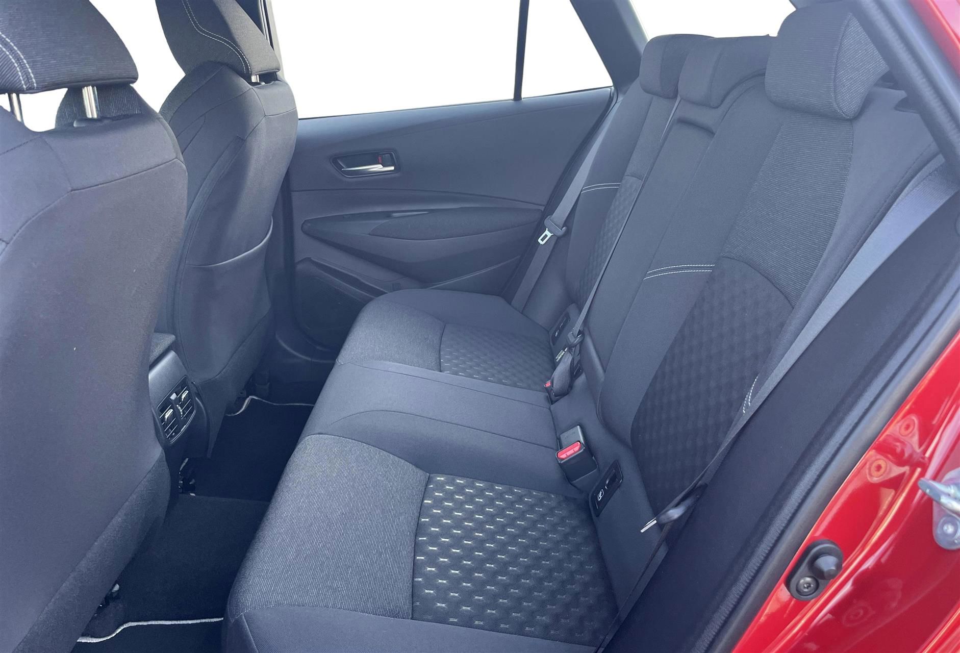 Billede af Toyota Corolla Touring Sports 1,8 Hybrid Active Comfort Pack E-CVT 140HK Stc Trinl. Gear