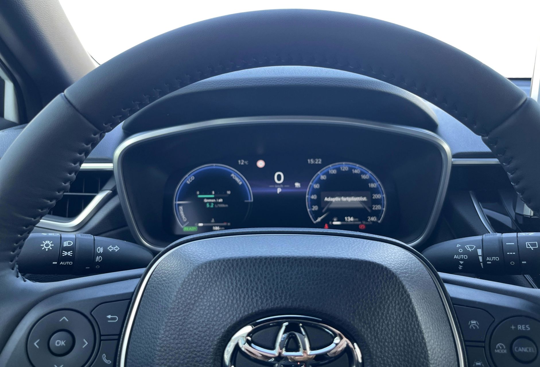 Billede af Toyota Corolla Cross 1,8 Hybrid Style Comfort 140HK 5d Aut.