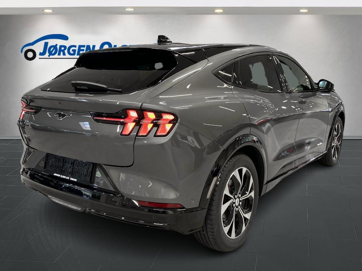 Billede af Ford Mustang Mach-E EL UR Premium AWD 351HK 5d Aut.