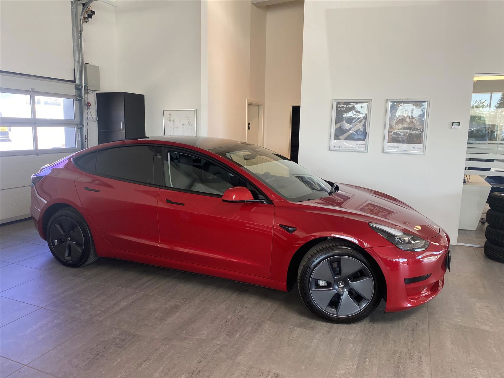 Billede af Tesla Model 3 EL Standard Range Plus 325HK Aut.