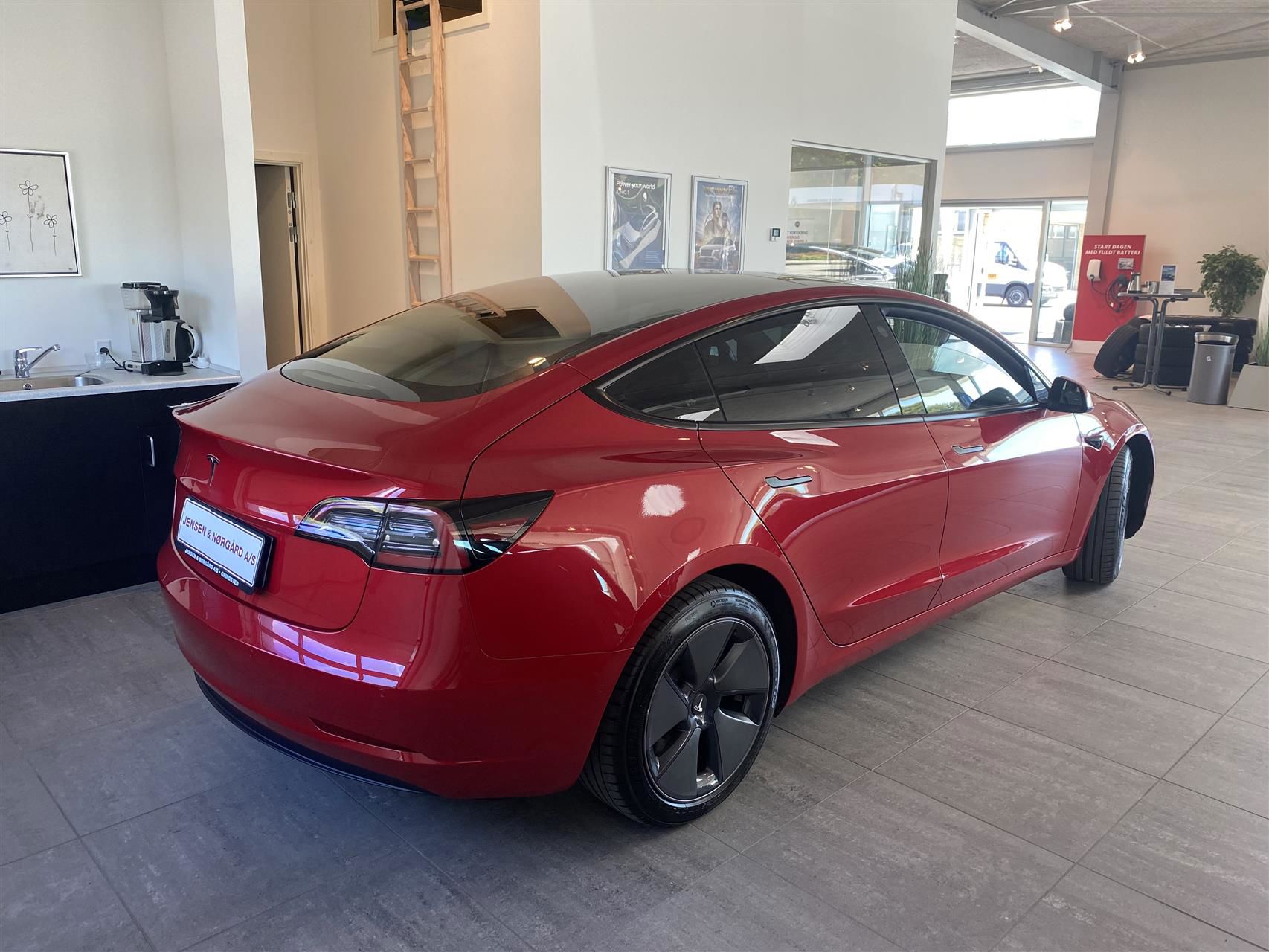 Billede af Tesla Model 3 EL Standard Range Plus 325HK Aut.