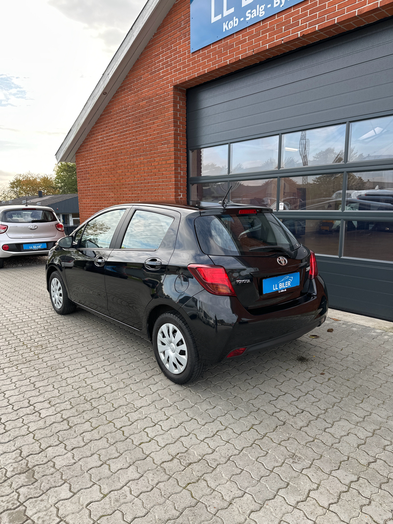 Billede af Toyota Yaris 1,3 VVT-I T2 100HK 5d 6g