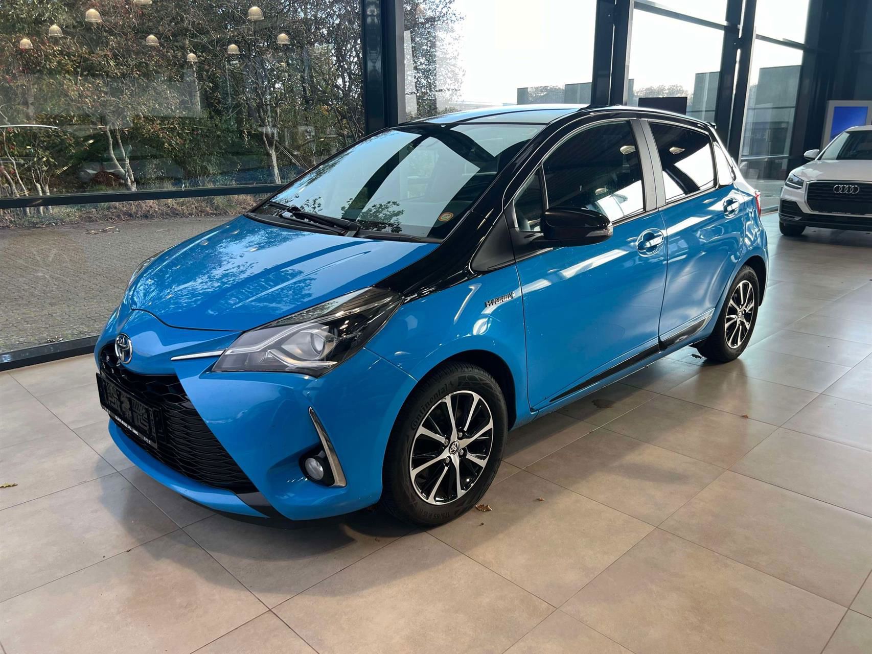 Billede af Toyota Yaris 1,5 Hybrid H3 Limited Edition E-CVT 100HK 5d Trinl. Gear