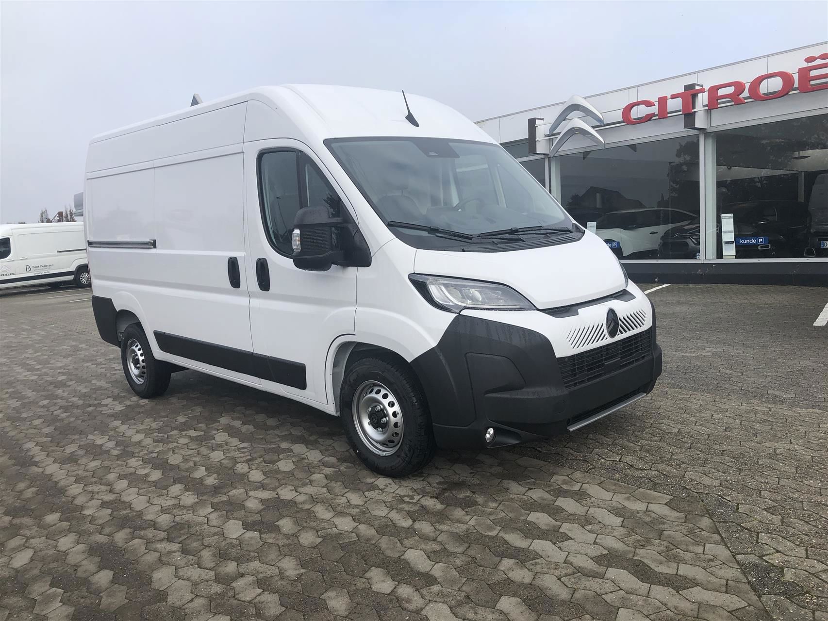 Billede af Citroën Jumper 35 L2H2 2,2 Blue HDi Masterline EAT8 140HK Van 8g Aut.