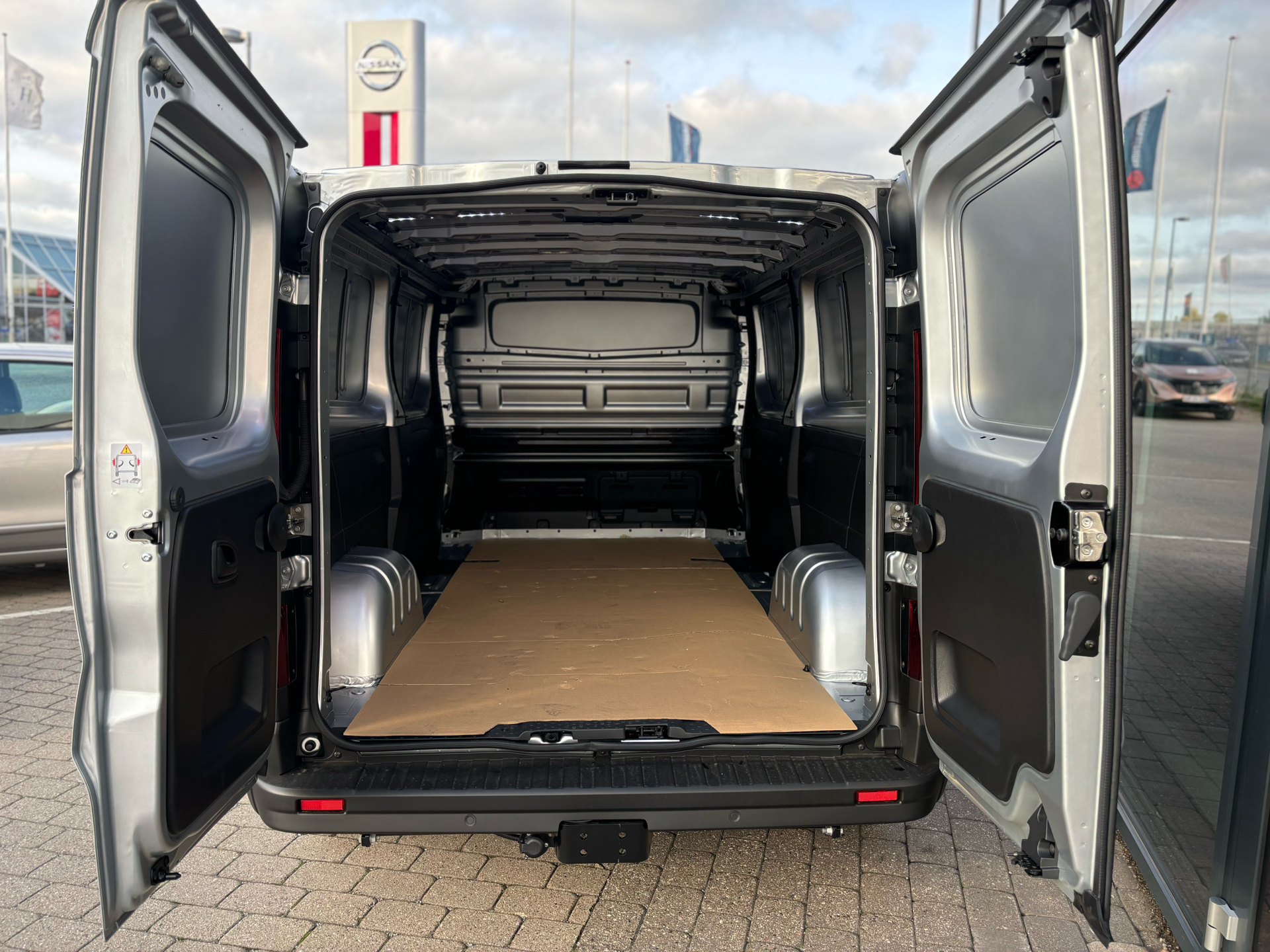 Billede af Nissan Primastar L2H1 2,0 DCi N-Connecta 150HK Van 6g Aut.