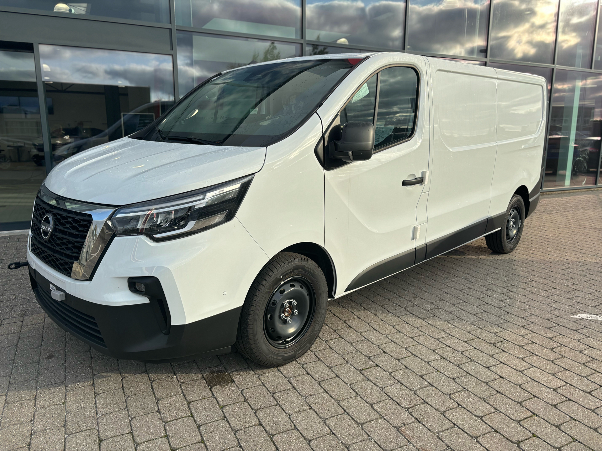 Billede af Nissan Primastar L2H1 2,0 DCi N-Connecta 150HK Van 6g