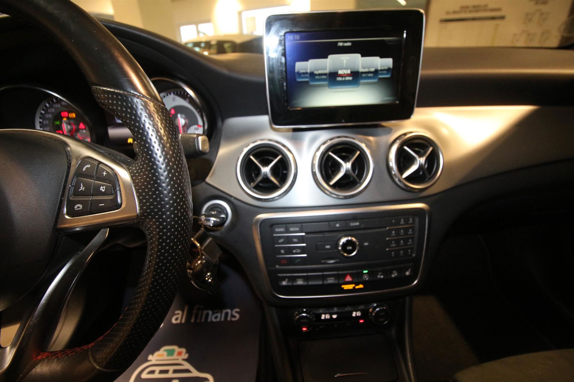 Billede af Mercedes-Benz GLA250 2,0 4Matic 7G-DCT 211HK 5d 7g Aut.