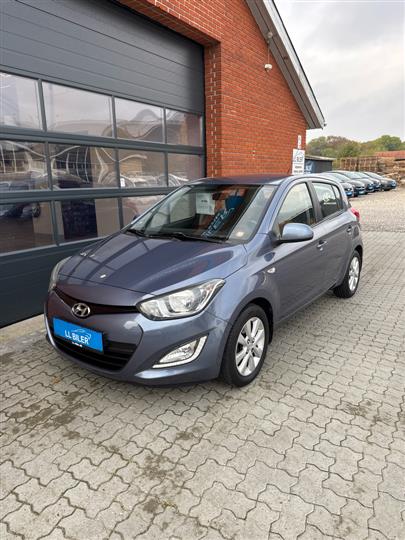 Hyundai i20 1,2 Classic XTR 85HK 5d