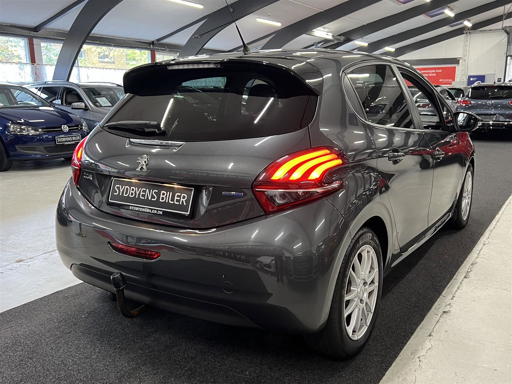 Peugeot 208 2016