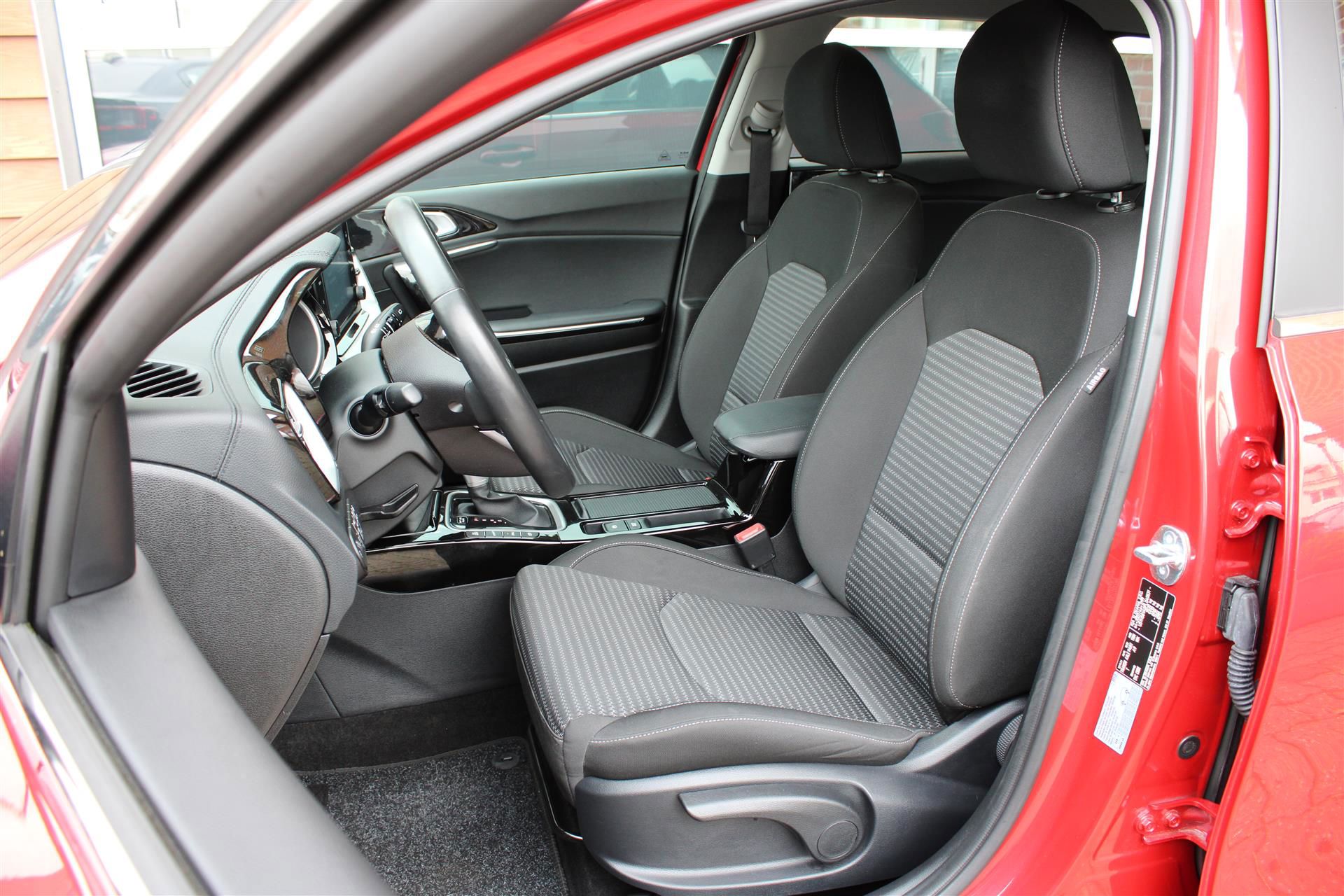 Billede af Kia Ceed SW 1,6 GDI PHEV  Plugin-hybrid Prestige DCT 141HK Stc 6g Aut.