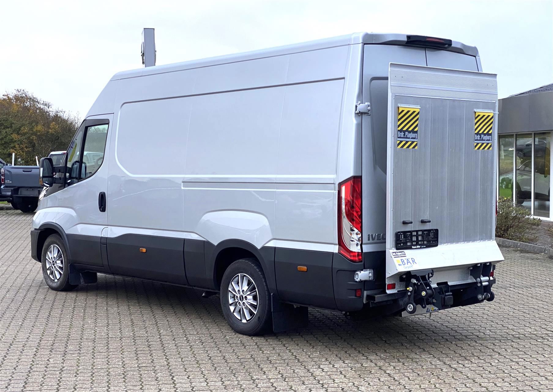 Billede af Iveco Daily 35S16 12m3 2,3 D Hi-Matic 156HK Van 8g Aut.