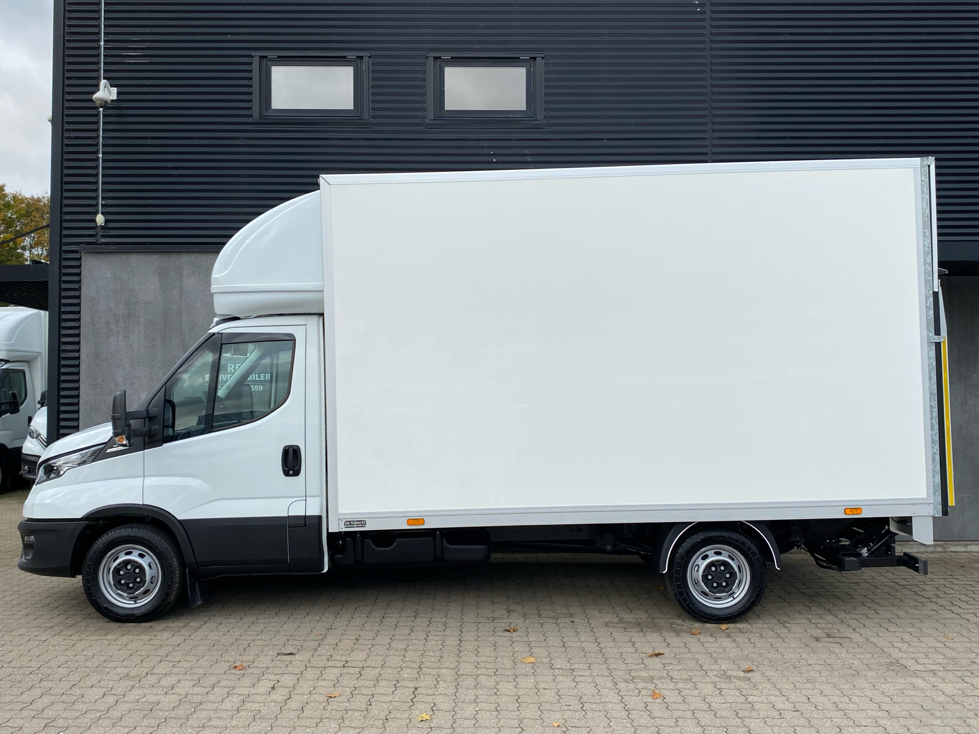 Billede af Iveco Daily 35S18 4100mm 3,0 D 180HK Ladv./Chas. 8g Aut.