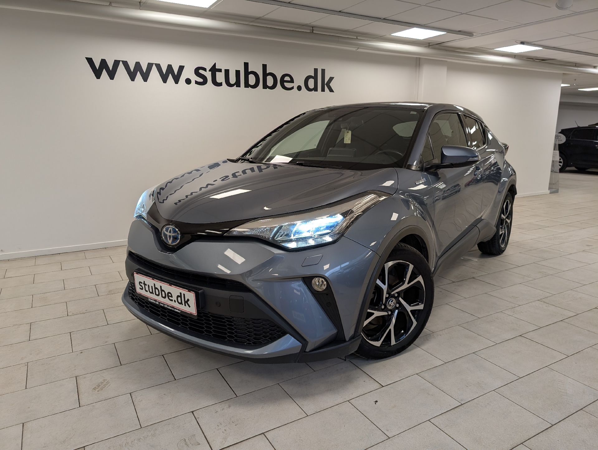 Billede af Toyota C-HR 1,8 Hybrid C-LUB Smart Multidrive S 122HK 5d Aut.