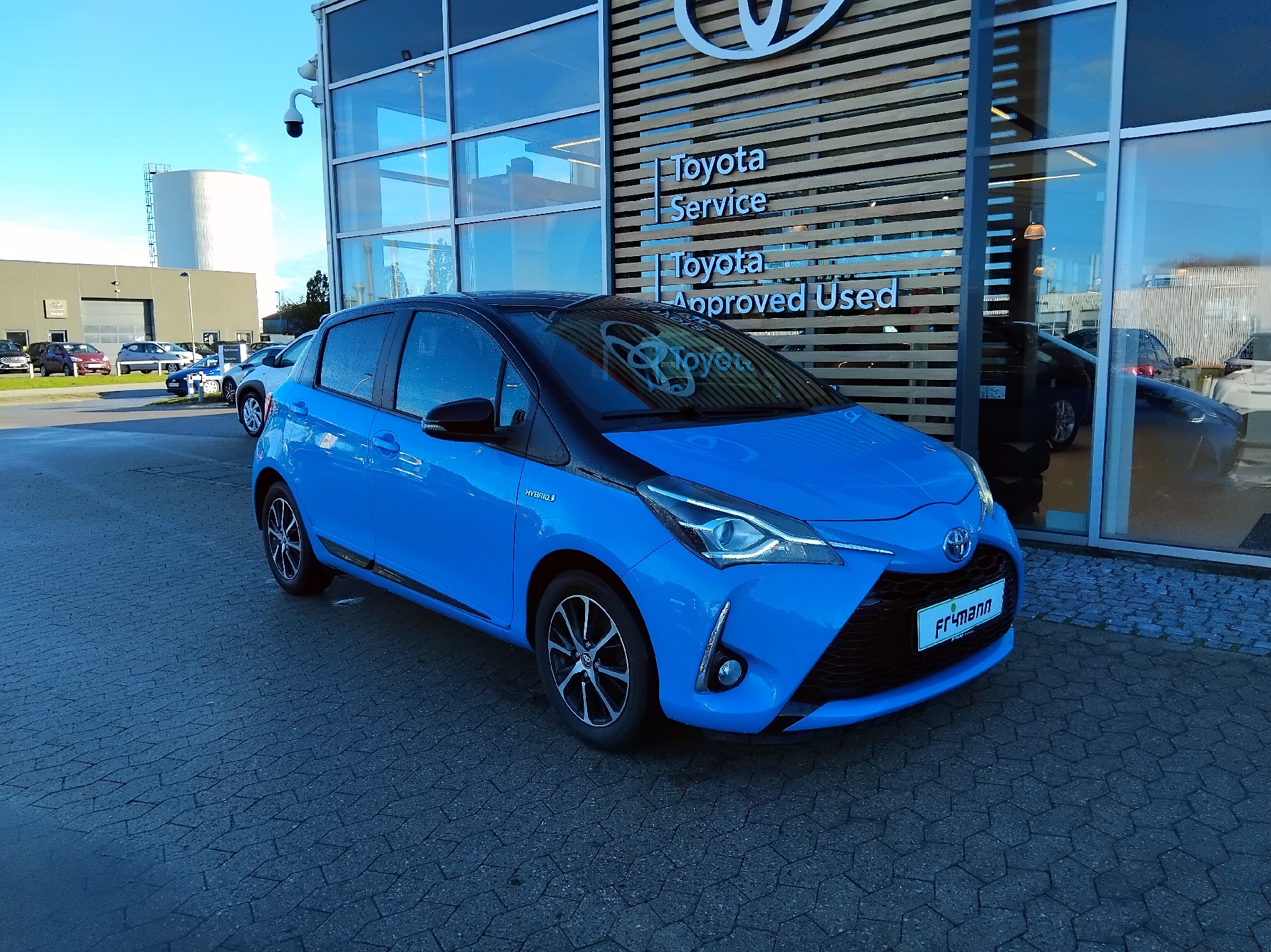 Billede af Toyota Yaris 1,5 Hybrid H3 Limited Edition E-CVT 100HK 5d Trinl. Gear