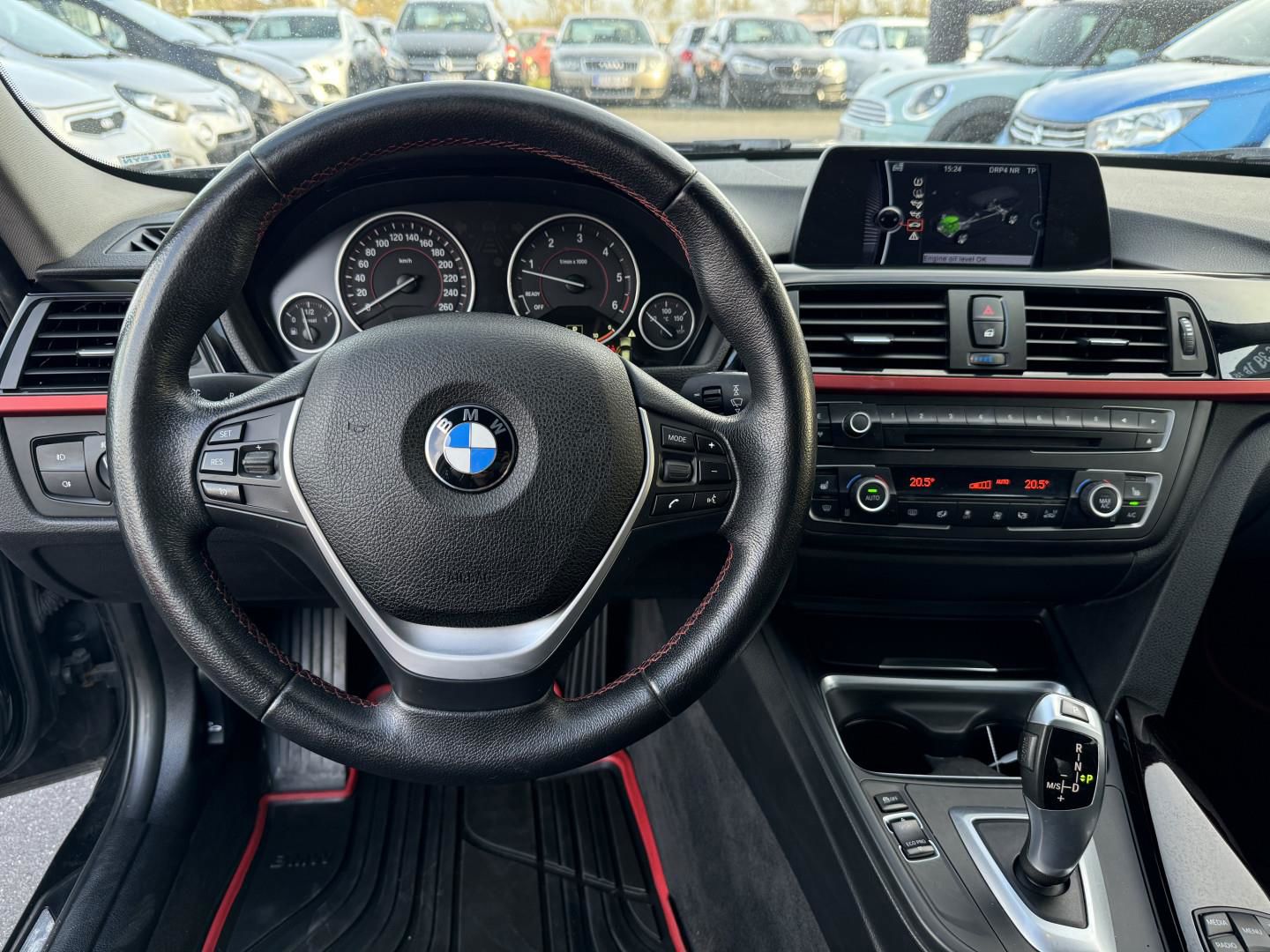 Billede af BMW 330d Touring 3,0 D 258HK Van 8g Aut.
