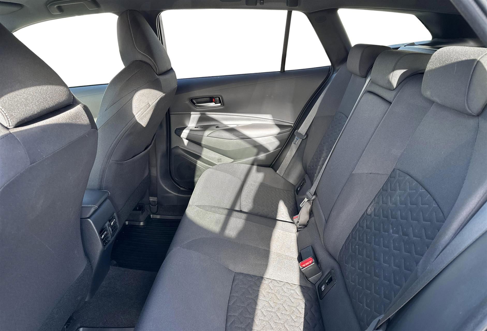 Billede af Toyota Corolla Touring Sports 1,8 Hybrid Active Smart E-CVT 122HK Stc Trinl. Gear