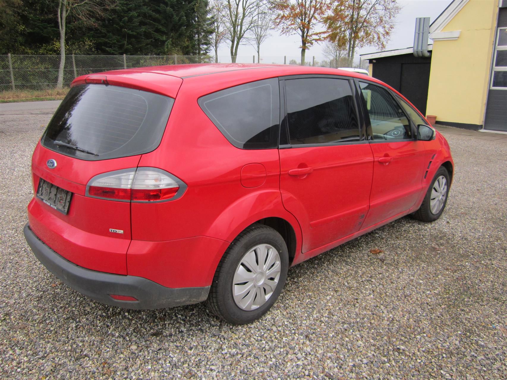 Billede af Ford S-Max 2,0 TDCi DPF Titanium 140HK Van 6g Aut.