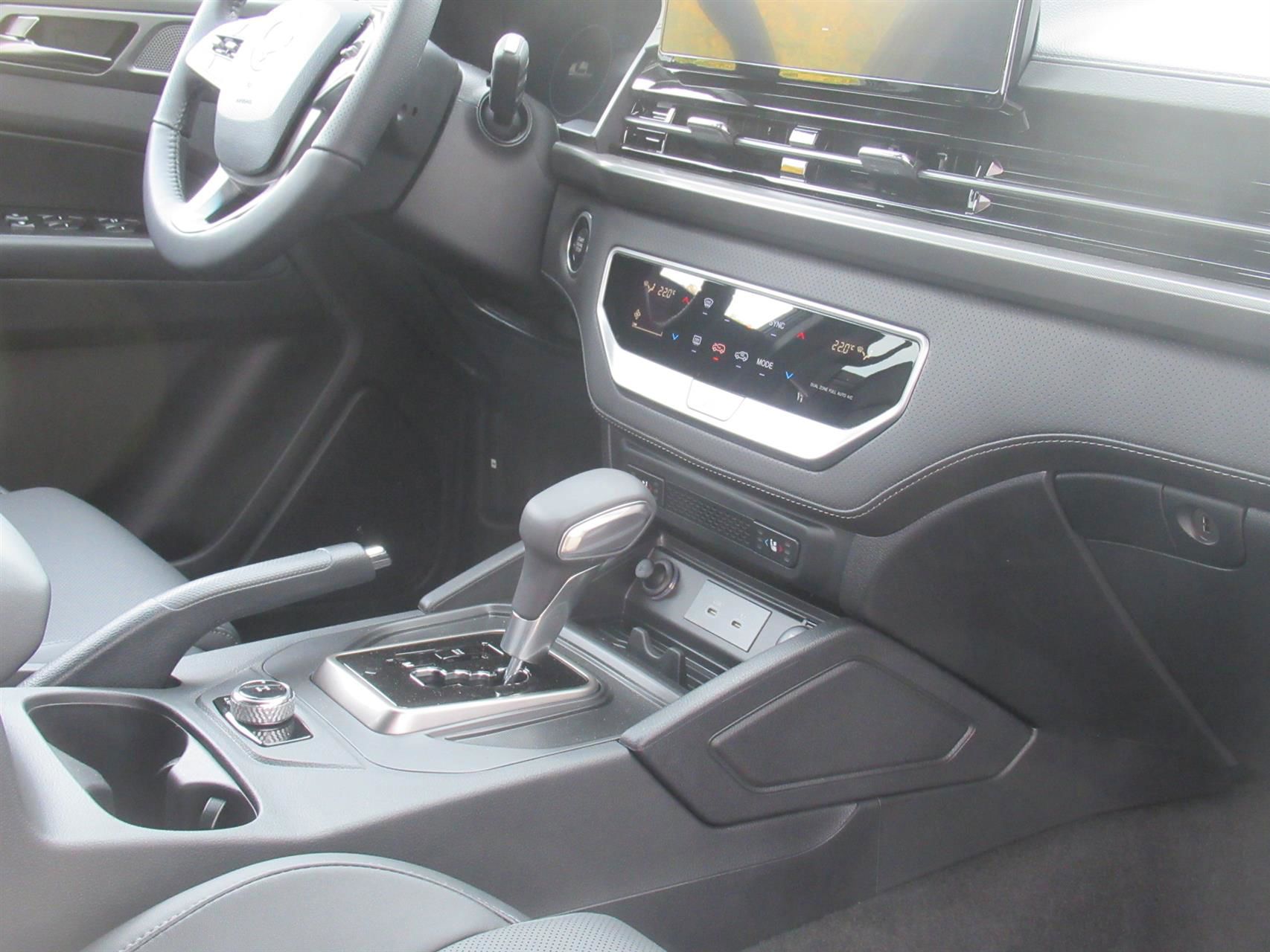 Billede af KGM Musso Grand 2,2 D AWD 202HK Pick-Up 6g Aut.