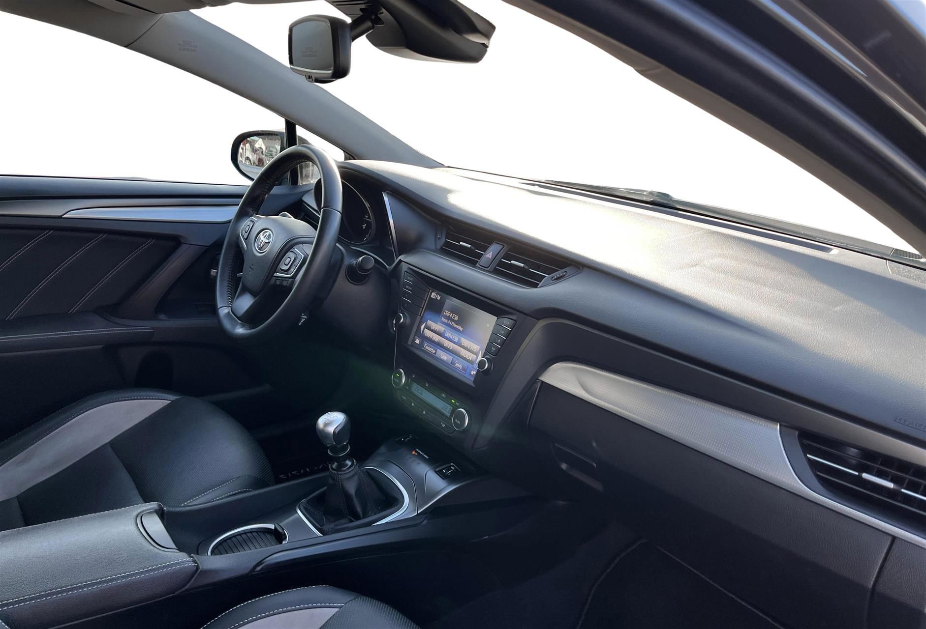 Billede af Toyota Avensis Touring Sports 1,8 VVT-I T2 Premium + Læder 147HK Stc 6g