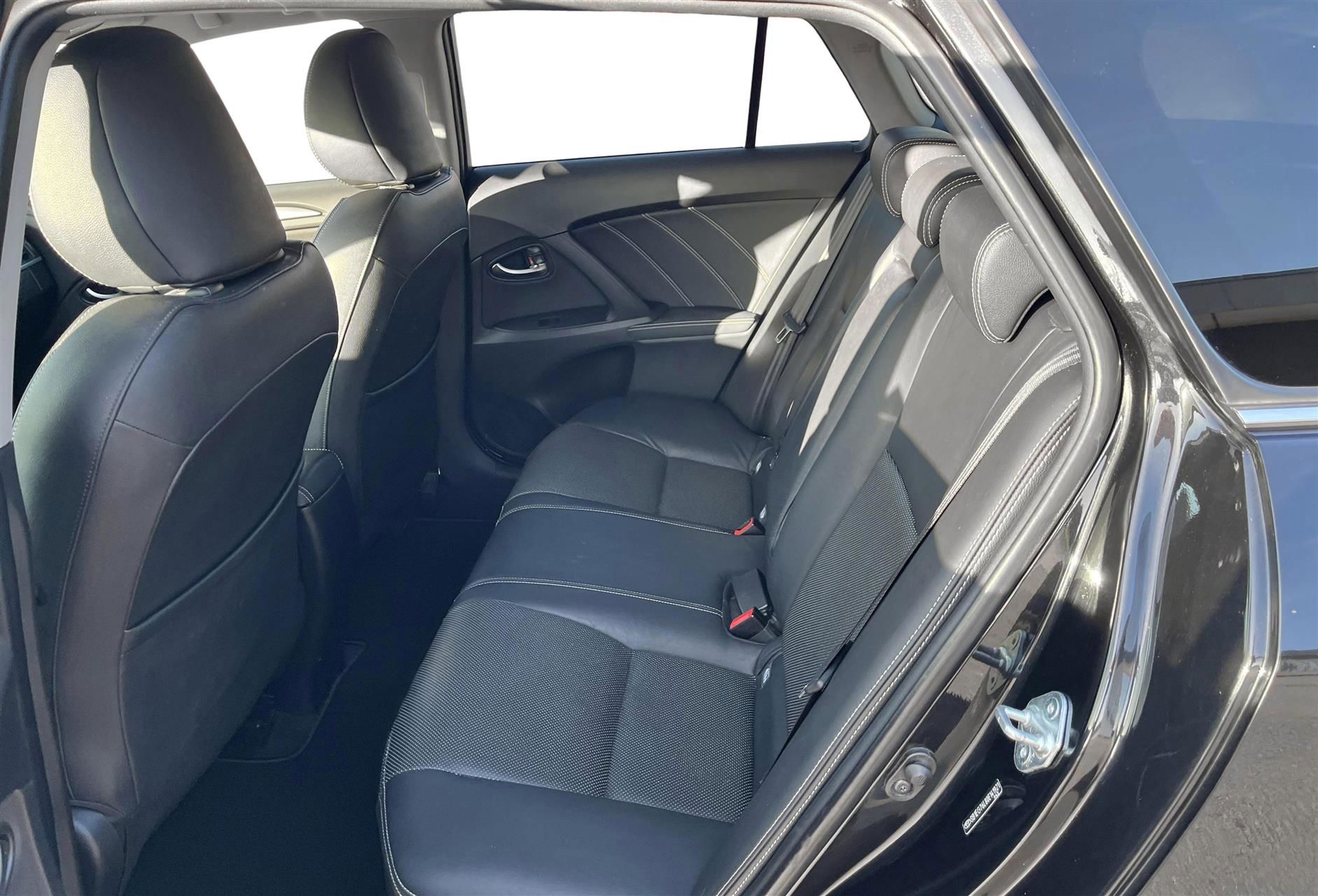 Billede af Toyota Avensis Touring Sports 1,8 VVT-I T2 Premium + Læder 147HK Stc 6g