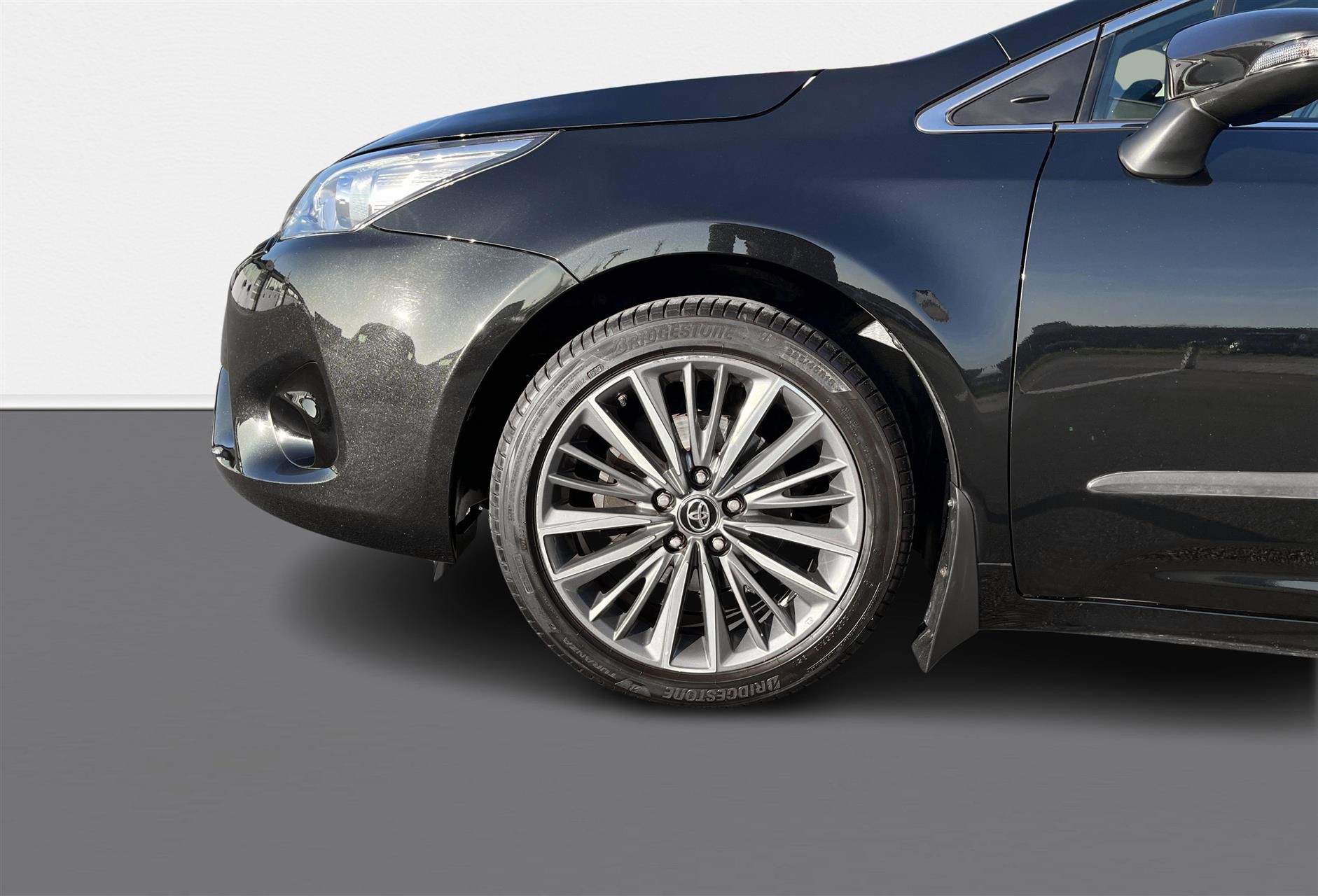 Billede af Toyota Avensis Touring Sports 1,8 VVT-I T2 Premium + Læder 147HK Stc 6g