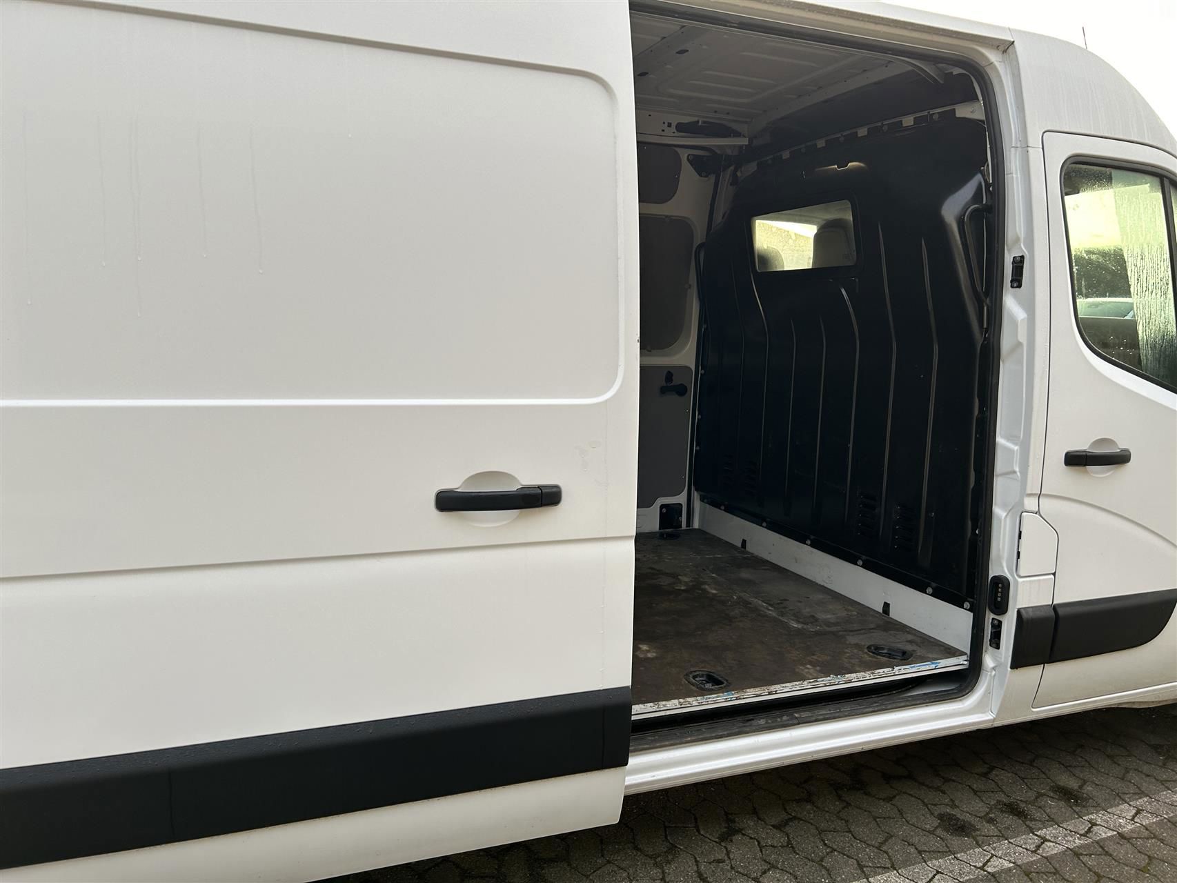 Billede af Nissan Interstar L2H2 2,3 DCi N-Connecta 150HK Van 6g