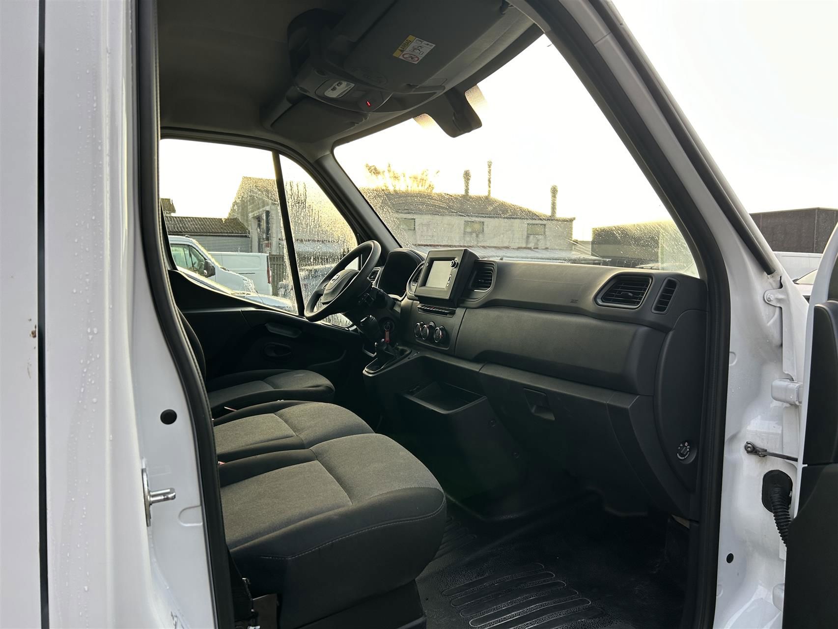 Billede af Nissan Interstar L2H2 2,3 DCi N-Connecta 150HK Van 6g