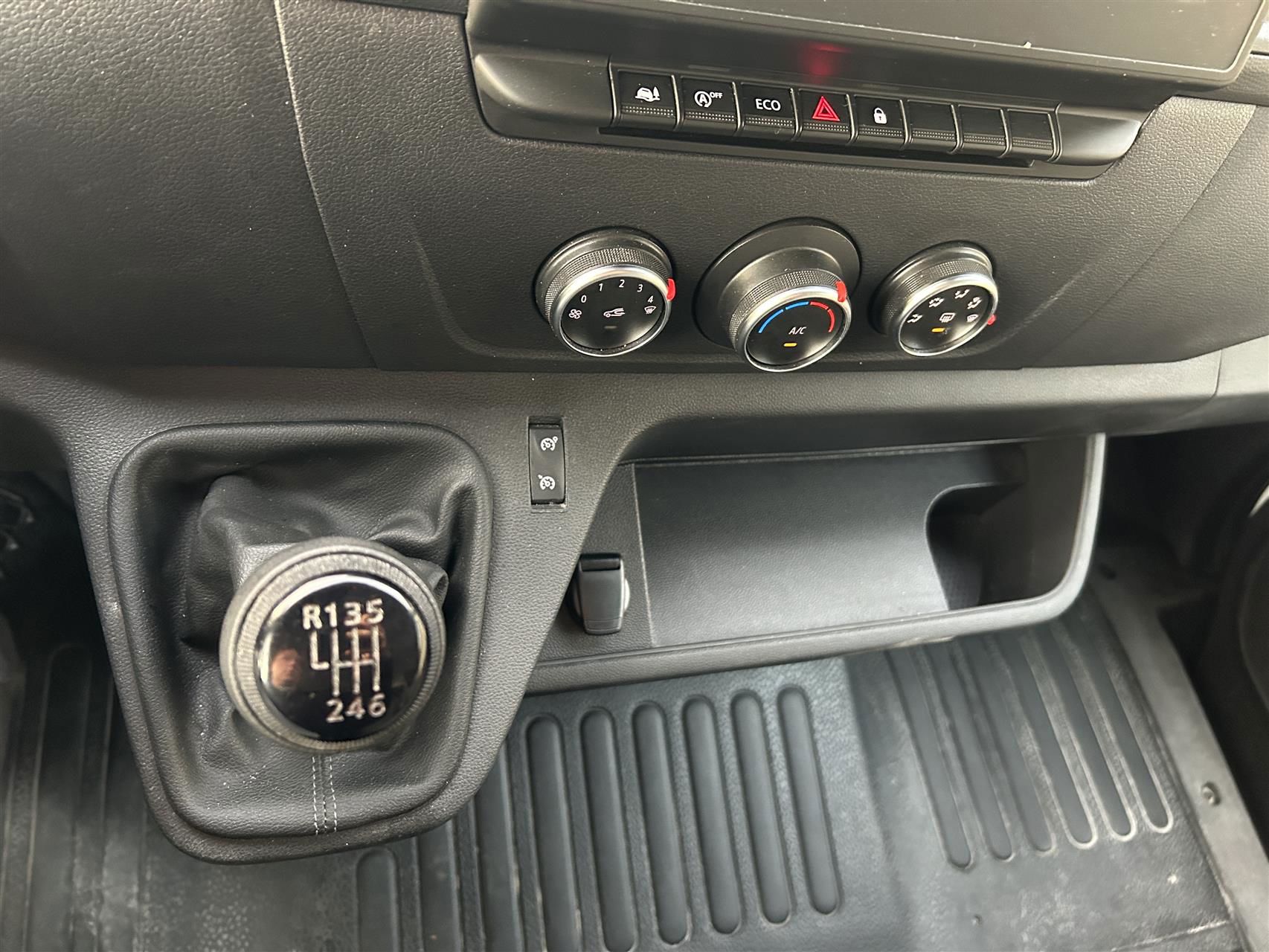 Billede af Nissan Interstar L2H2 2,3 DCi N-Connecta 150HK Van 6g