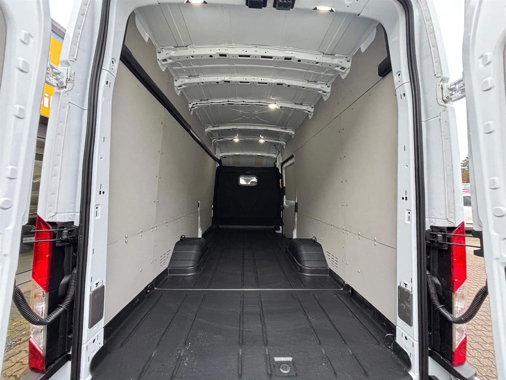 Billede af Ford Transit 350 L4H3 2,0 TDCi Trend RWD 170HK Van 6g
