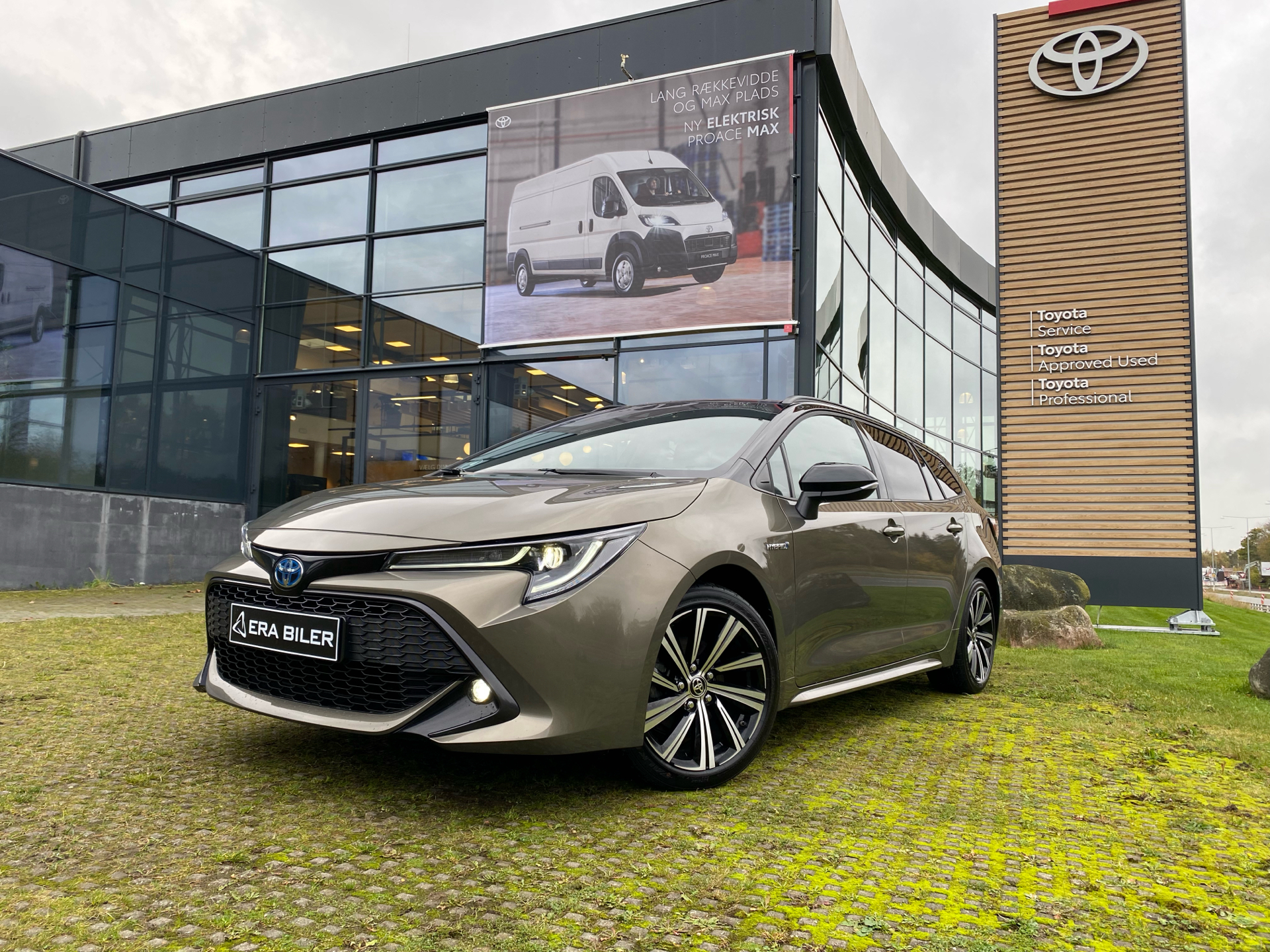 Billede af Toyota Corolla Touring Sports 1,8 Hybrid Active Premium E-CVT 122HK Stc Trinl. Gear