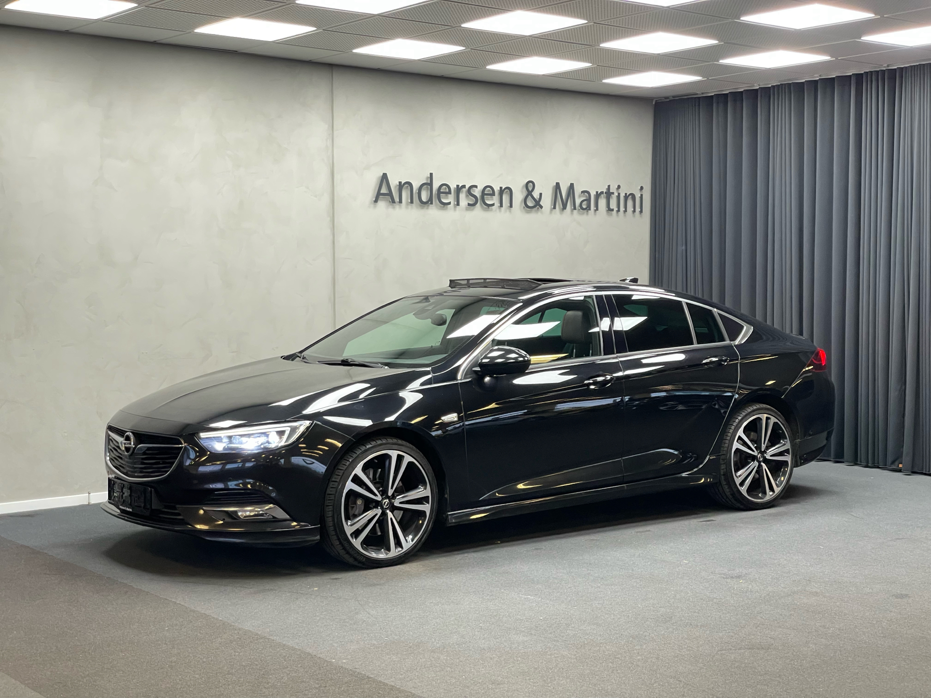 Billede af Opel Insignia Grand Sport 2,0 OPC-Line 4x4 260HK 5d 8g Aut.