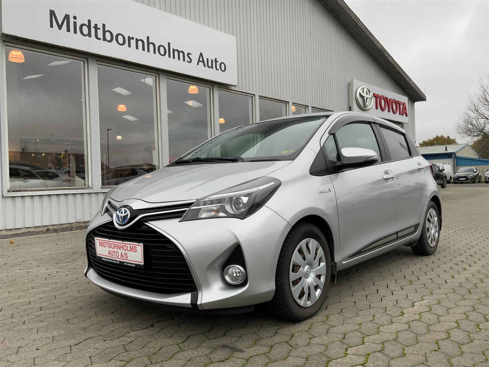 Billede af Toyota Yaris 1,5 Hybrid H2 Limited E-CVT 100HK 5d Trinl. Gear