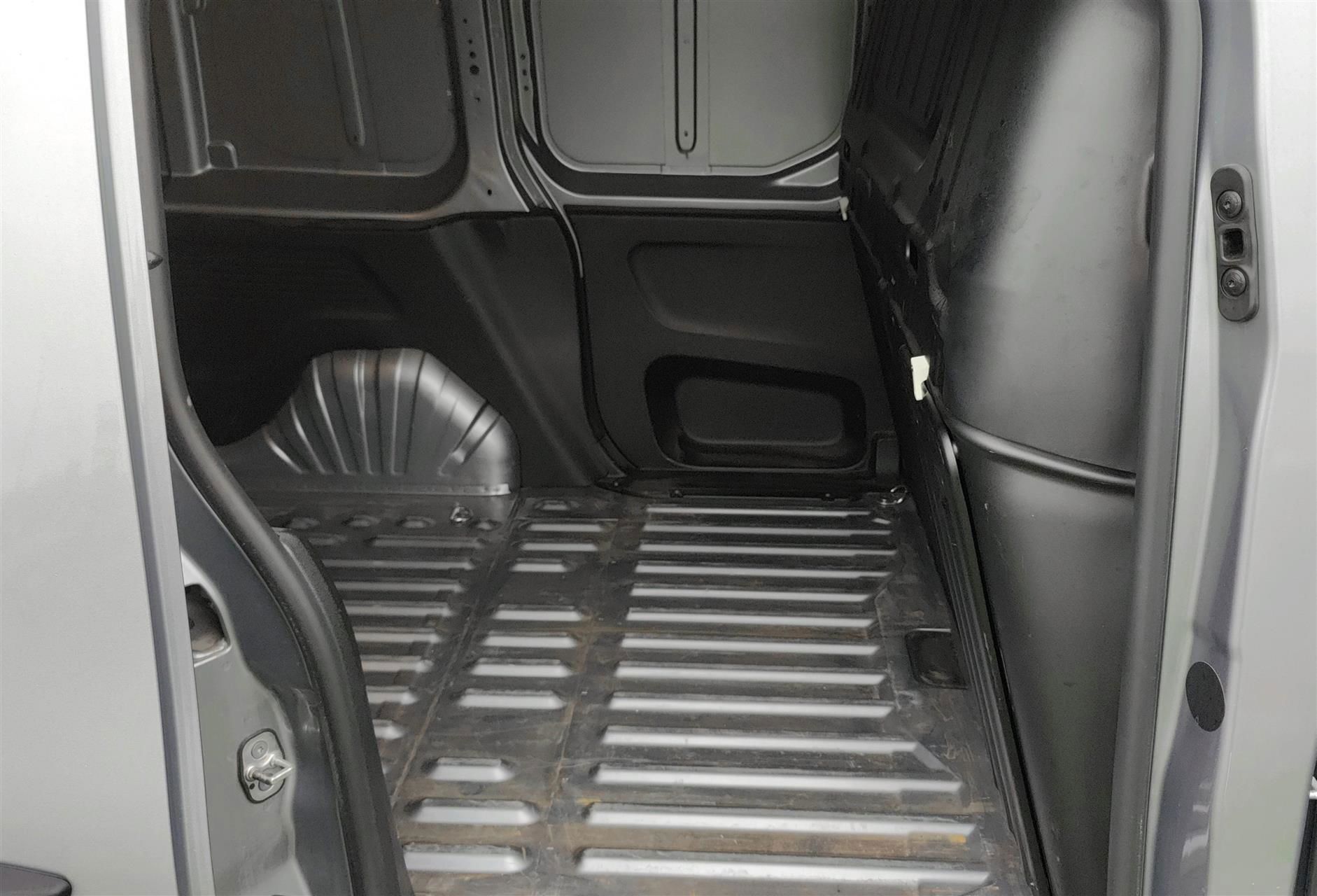 Billede af Toyota Proace City Medium 1,5 D Comfort Smart Active Vision Dobbelt Bagdør 102HK Van