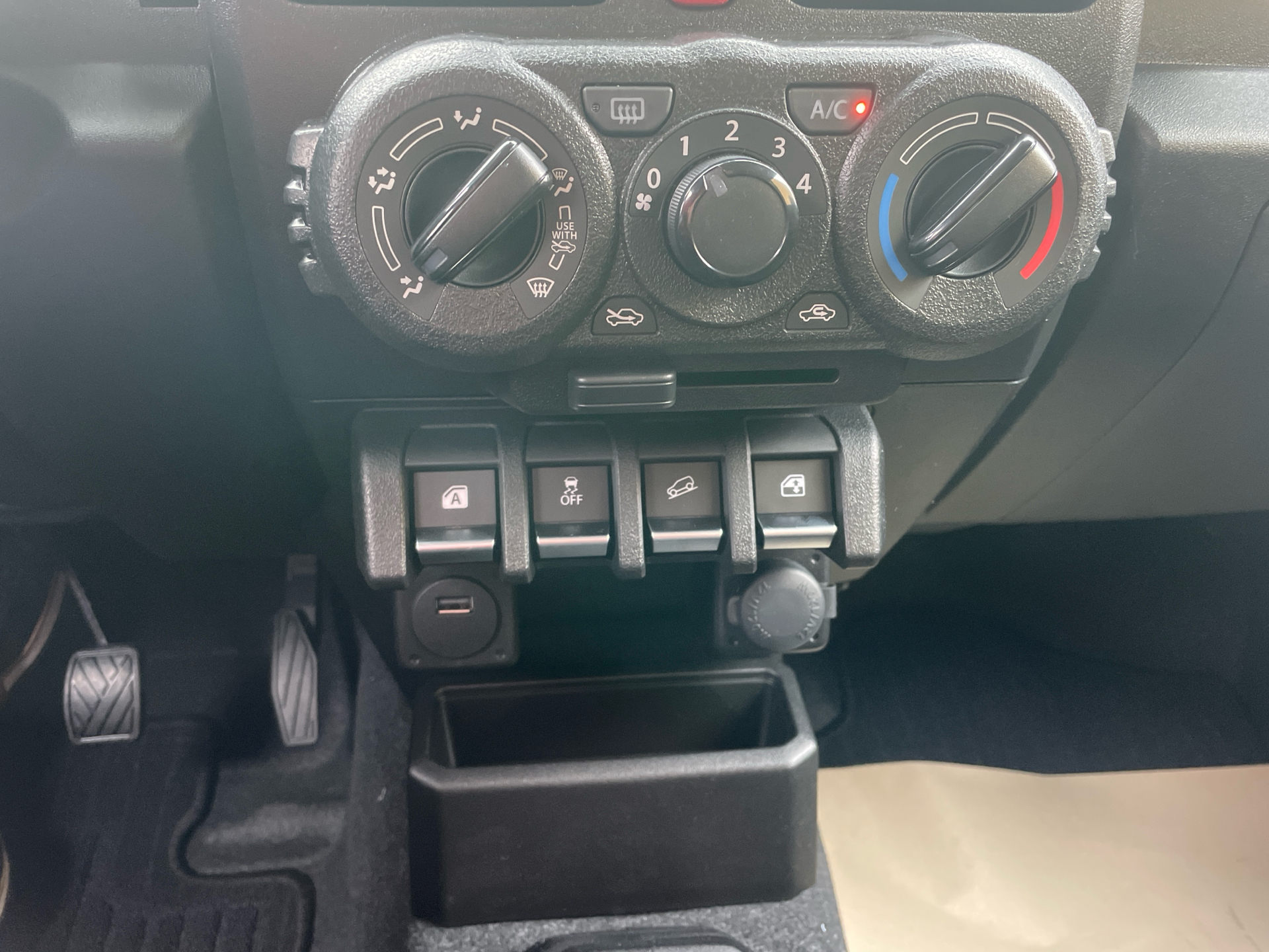 Billede af Suzuki Jimny 1,5 Touch AllGrip 102HK Van