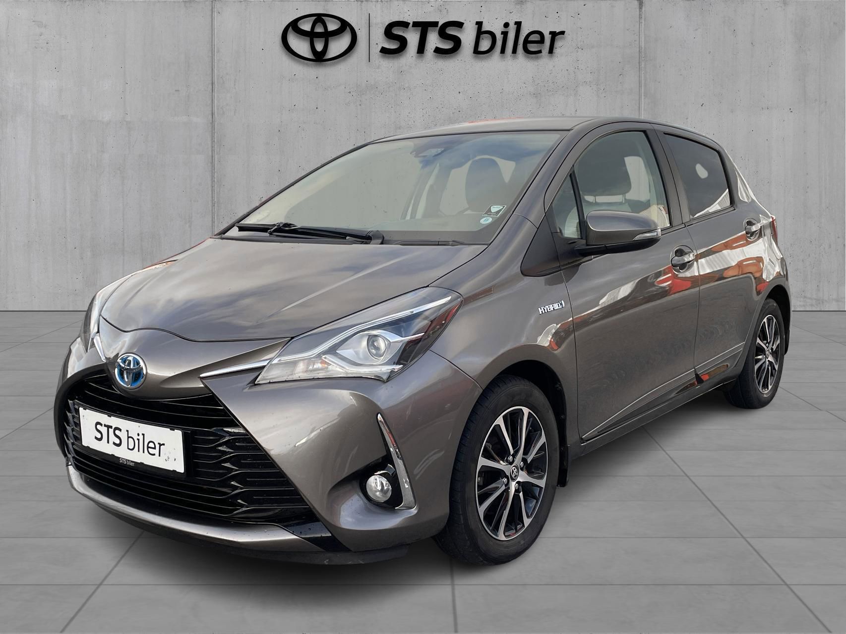 Billede af Toyota Yaris 1,5 Hybrid H2 Limited E-CVT 100HK 5d Trinl. Gear