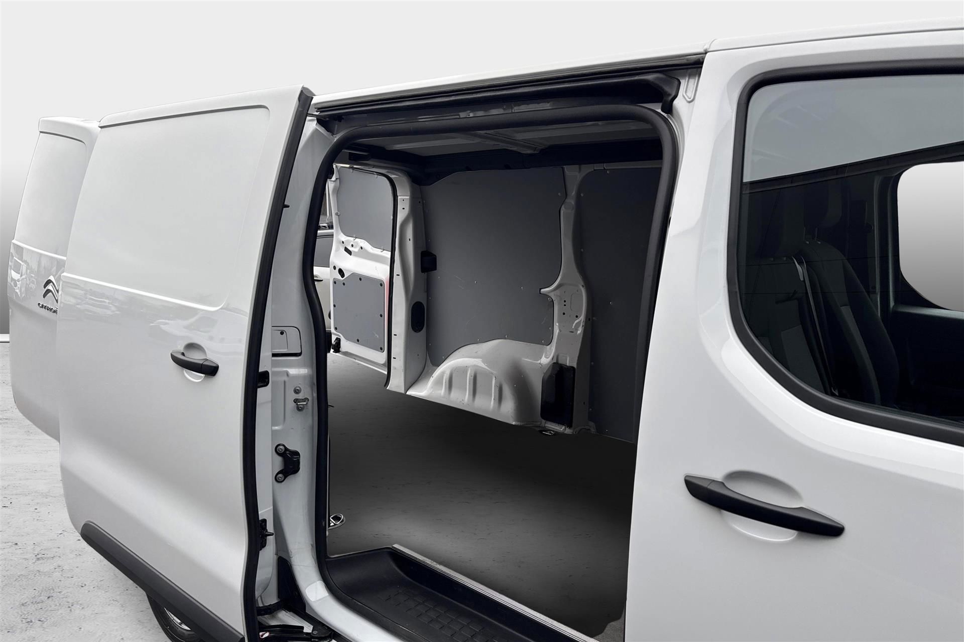 Billede af Citroën Jumpy L2 2,0 Blue HDi Baseline EAT8 145HK Van 8g Aut.