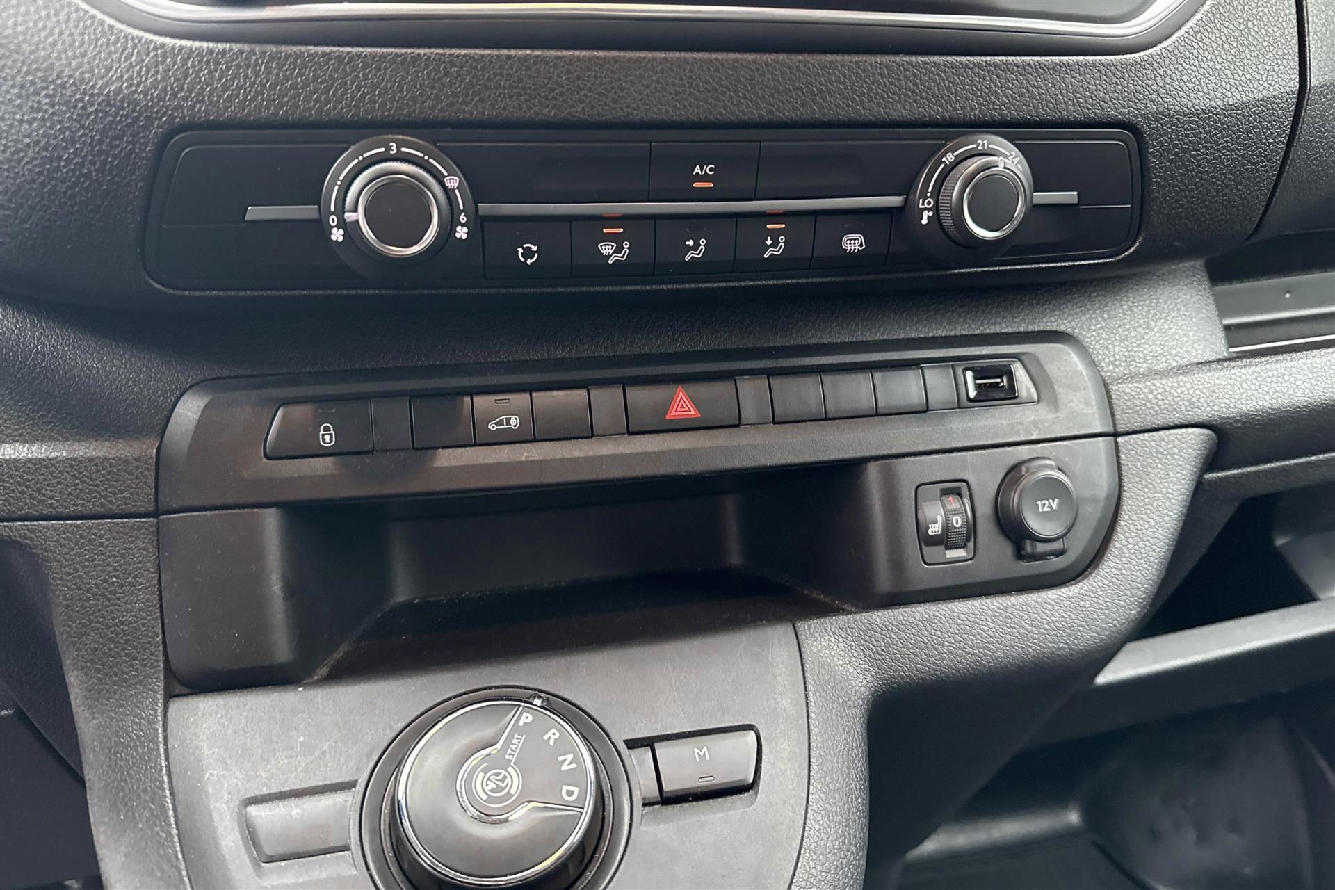 Billede af Citroën Jumpy L2 2,0 Blue HDi Baseline EAT8 145HK Van 8g Aut.