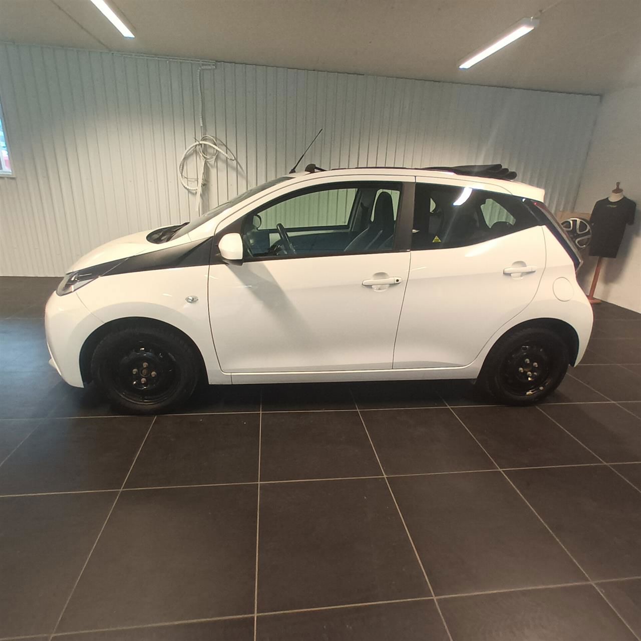 Billede af TOYOTA Aygo 1,0 VVT-I X-Sky 69HK 5d