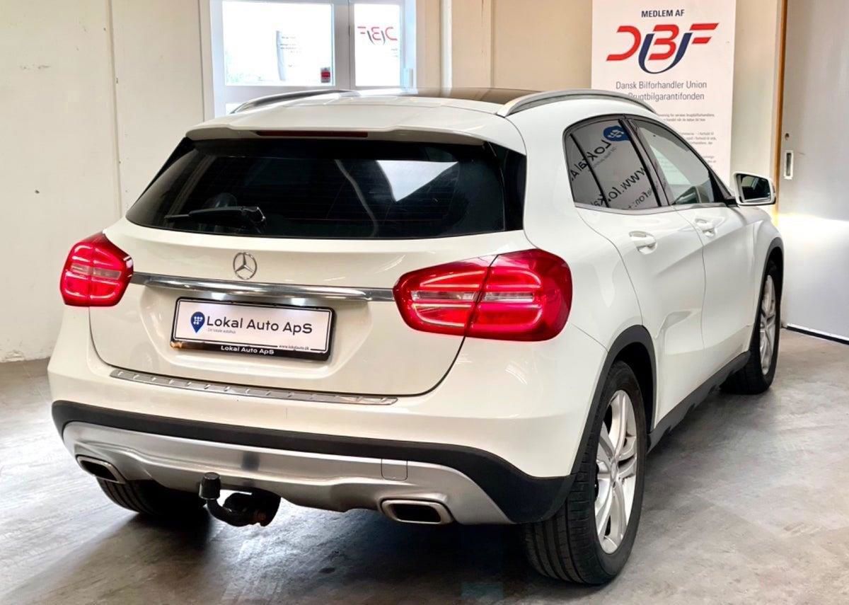 Mercedes-Benz GLA220 d 2014