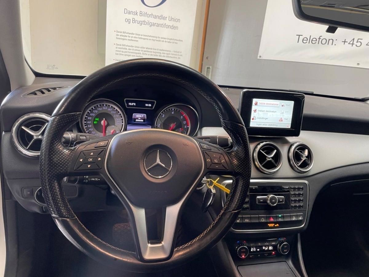 Mercedes-Benz GLA220 d 2014