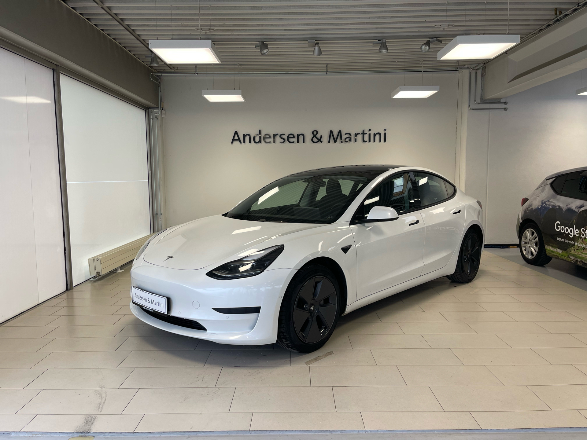 Billede af Tesla Model 3 EL Standard Range Plus Anhængertræk 258HK Aut. 