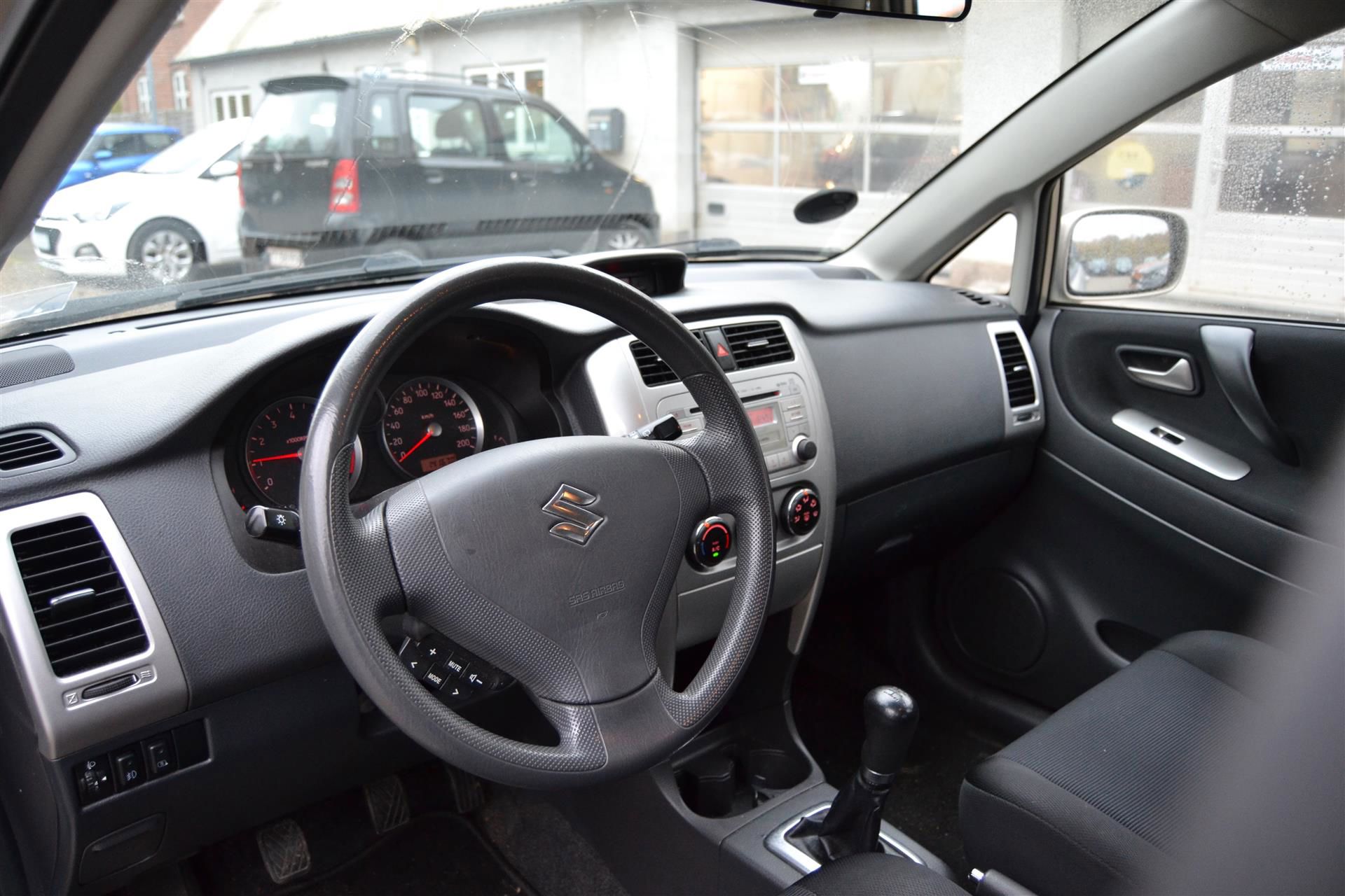 Billede af Suzuki Liana 1,6 GLX 106HK 5d