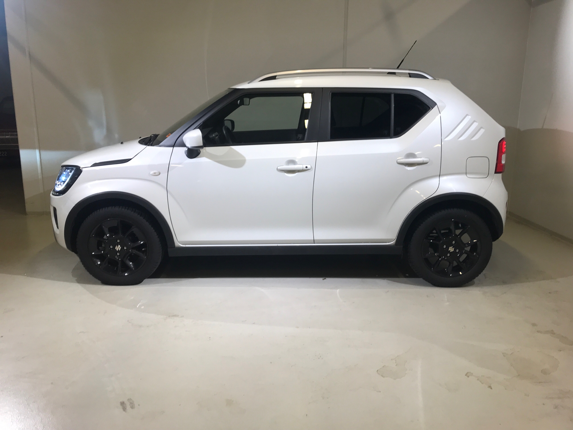 Billede af Suzuki Ignis 1,2 Dualjet  Mild hybrid Plus AEB Hybrid CVT 83HK 5d Aut.