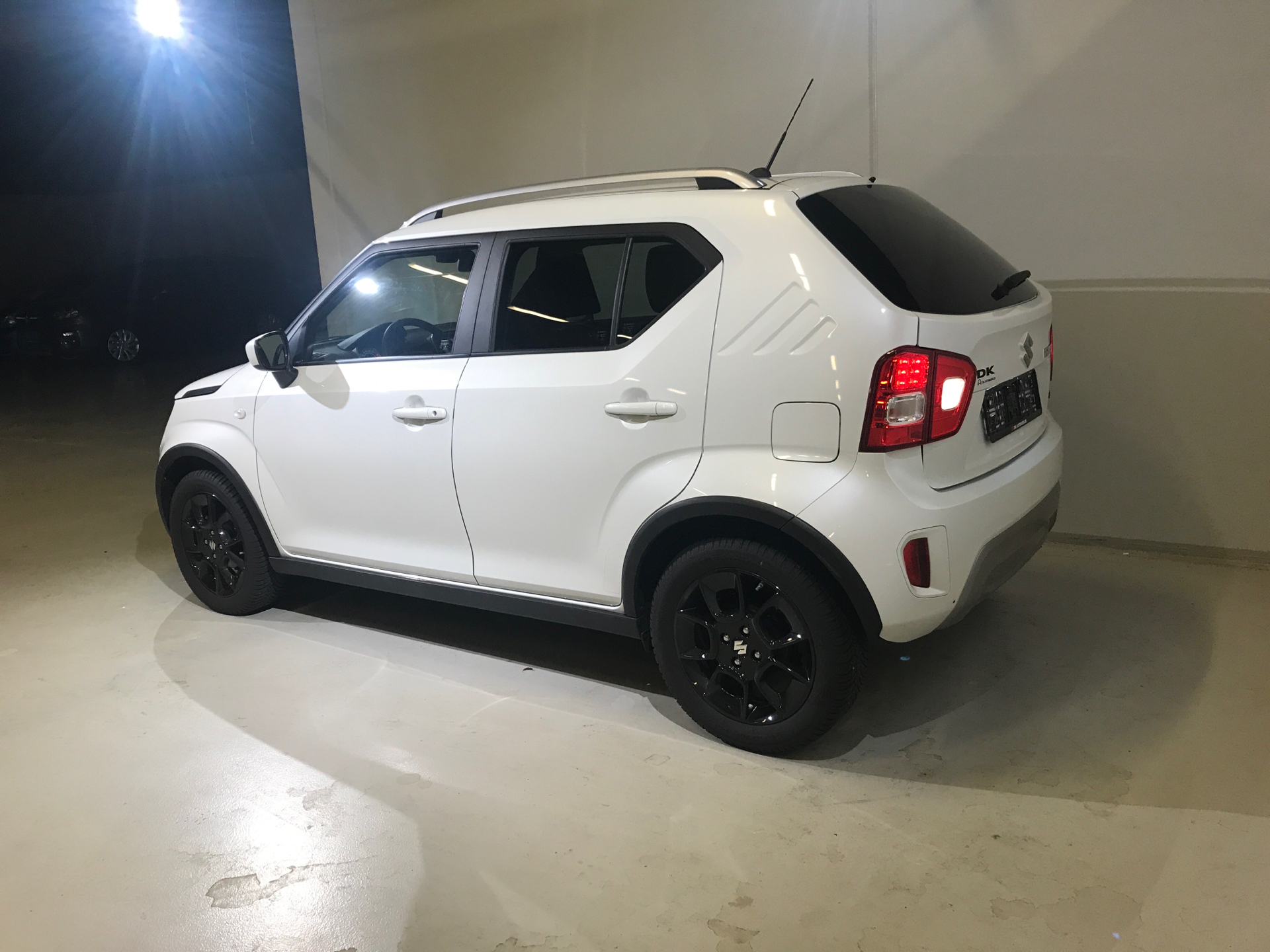 Billede af Suzuki Ignis 1,2 Dualjet  Mild hybrid Plus AEB Hybrid CVT 83HK 5d Aut.