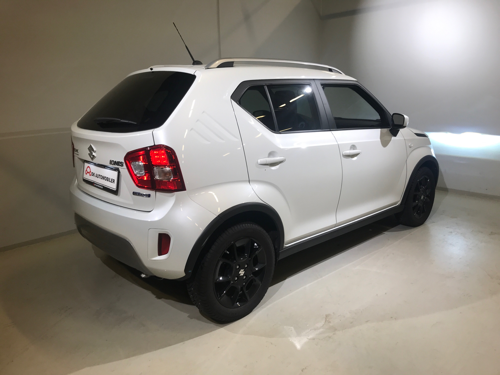 Billede af Suzuki Ignis 1,2 Dualjet  Mild hybrid Plus AEB Hybrid CVT 83HK 5d Aut.