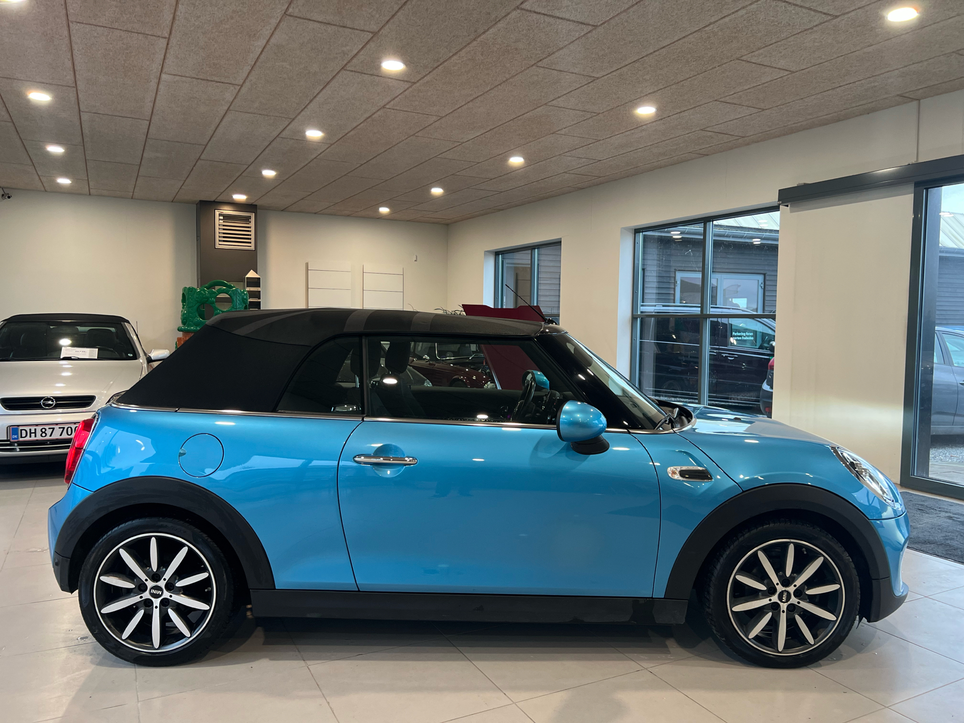 Billede af Mini Cooper 1,5 Connected Essential Steptronic 136HK Cabr. 7g Aut.