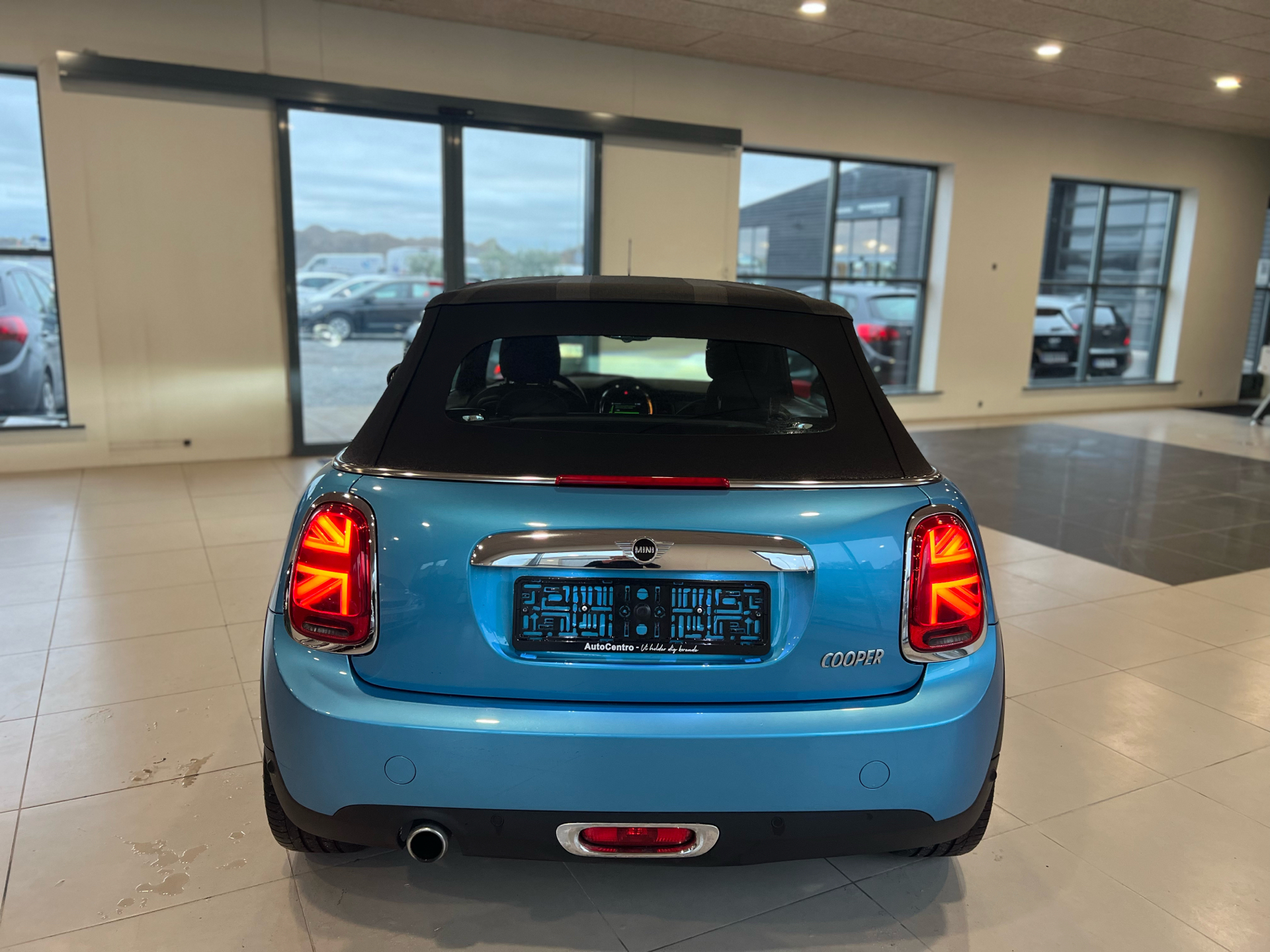 Billede af Mini Cooper 1,5 Connected Essential Steptronic 136HK Cabr. 7g Aut.