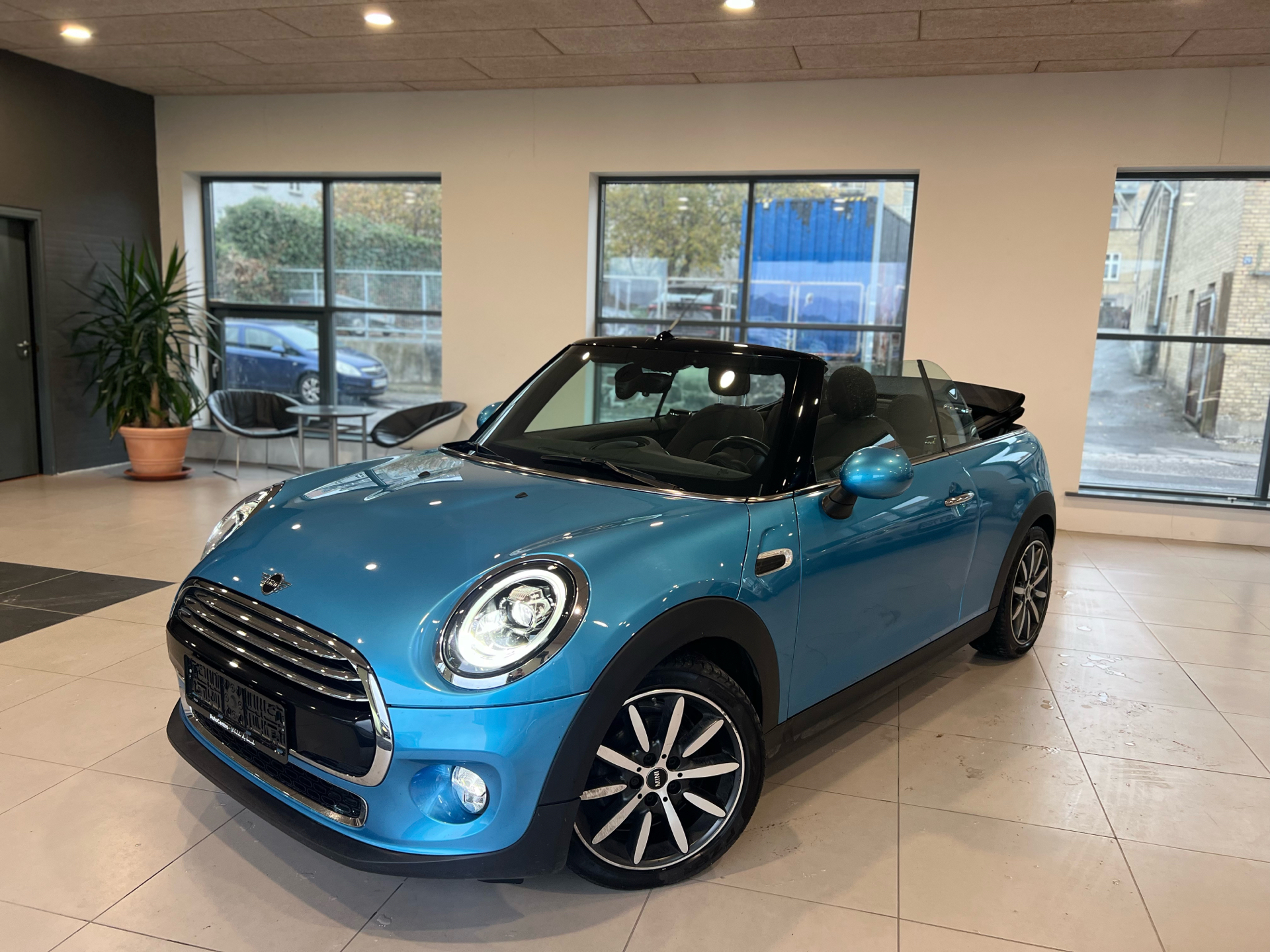 Billede af Mini Cooper 1,5 Connected Essential Steptronic 136HK Cabr. 7g Aut.