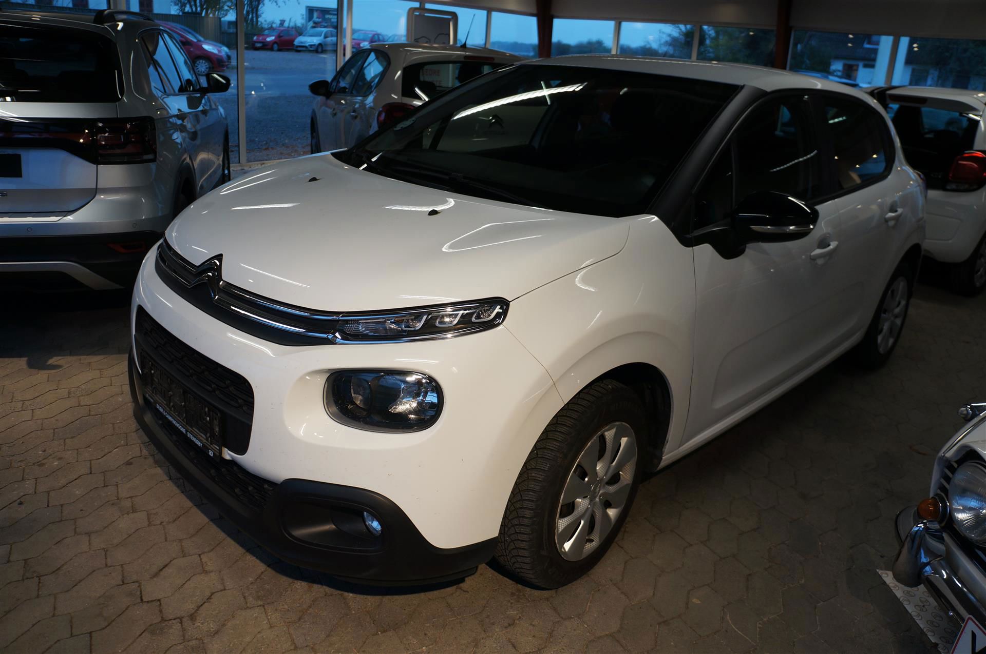 Billede af Citroën C3 1,2 PureTech Iconic Limited start/stop 82HK 5d